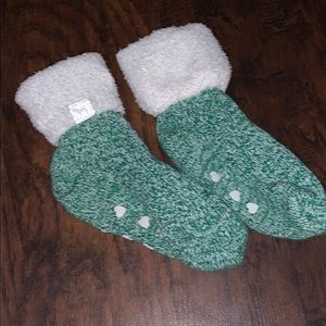 VICTORIAS SECRET PINK FUZZY SOCKS